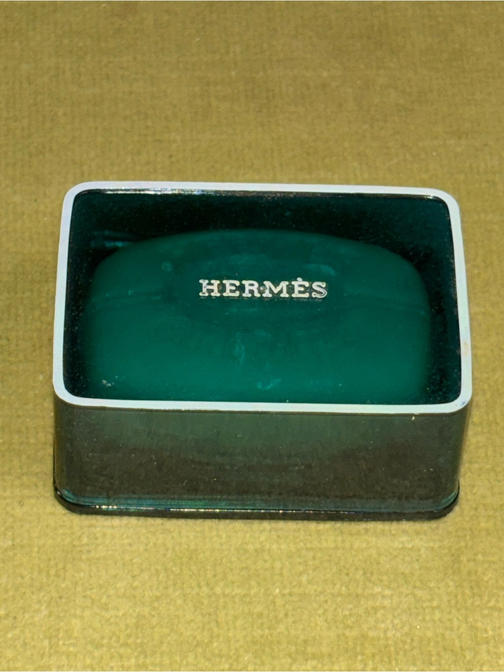 New HERMES Perfumed Soap Eau D'Orange Verte 0.8 oz Travel Size Paris Hard Case - Picture 2 of 7
